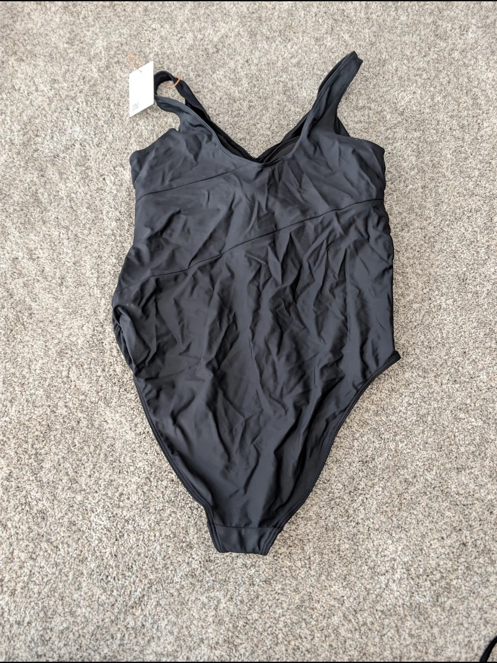 Quince sleek black